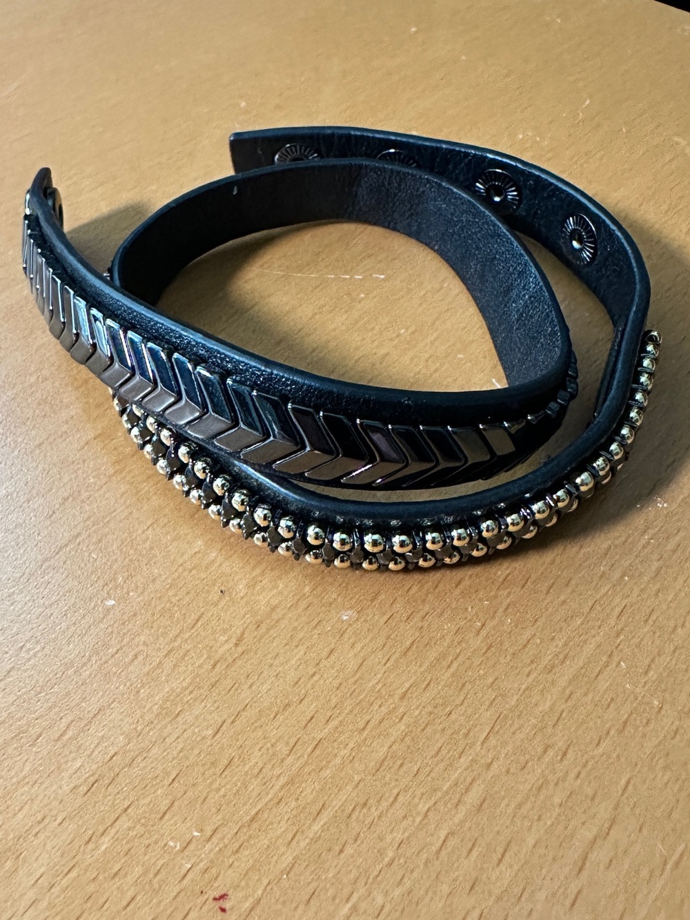 Stella & Dot Guilded Path wrap bracelet in black